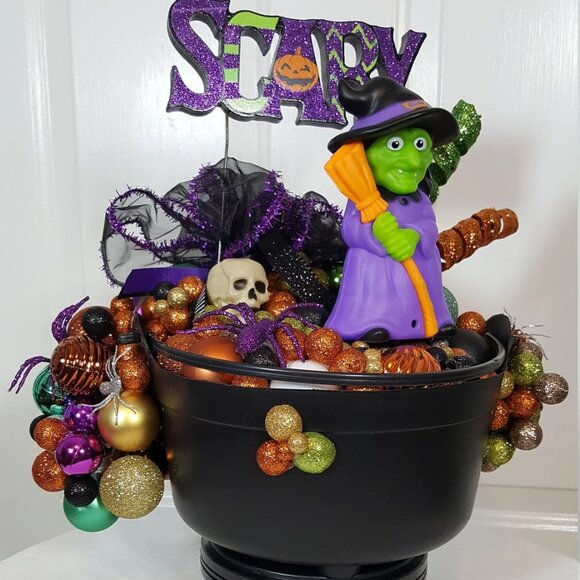 Halloween "SCARY" Witch Cauldron,‎ Bubbling Black Cauldron Table Centerpiece - Picture 5 of 10